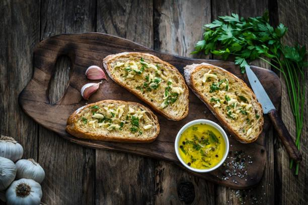 GARLIC BREAD