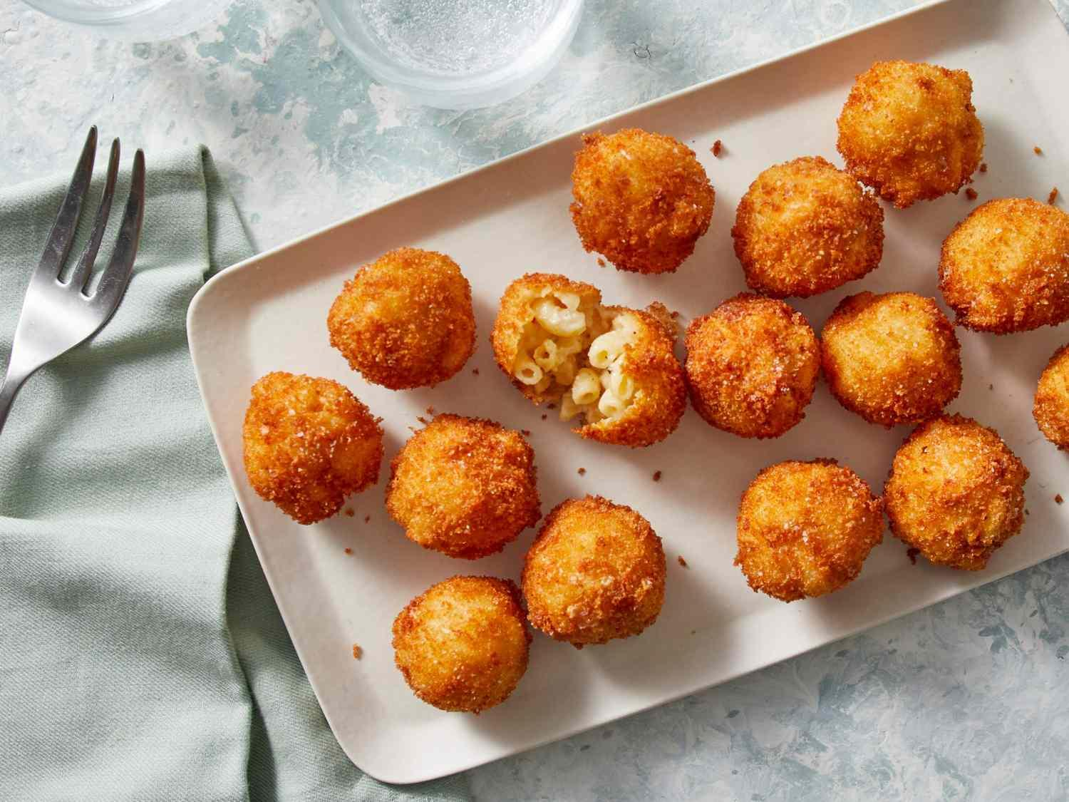 MAC AND CHEESE BITES